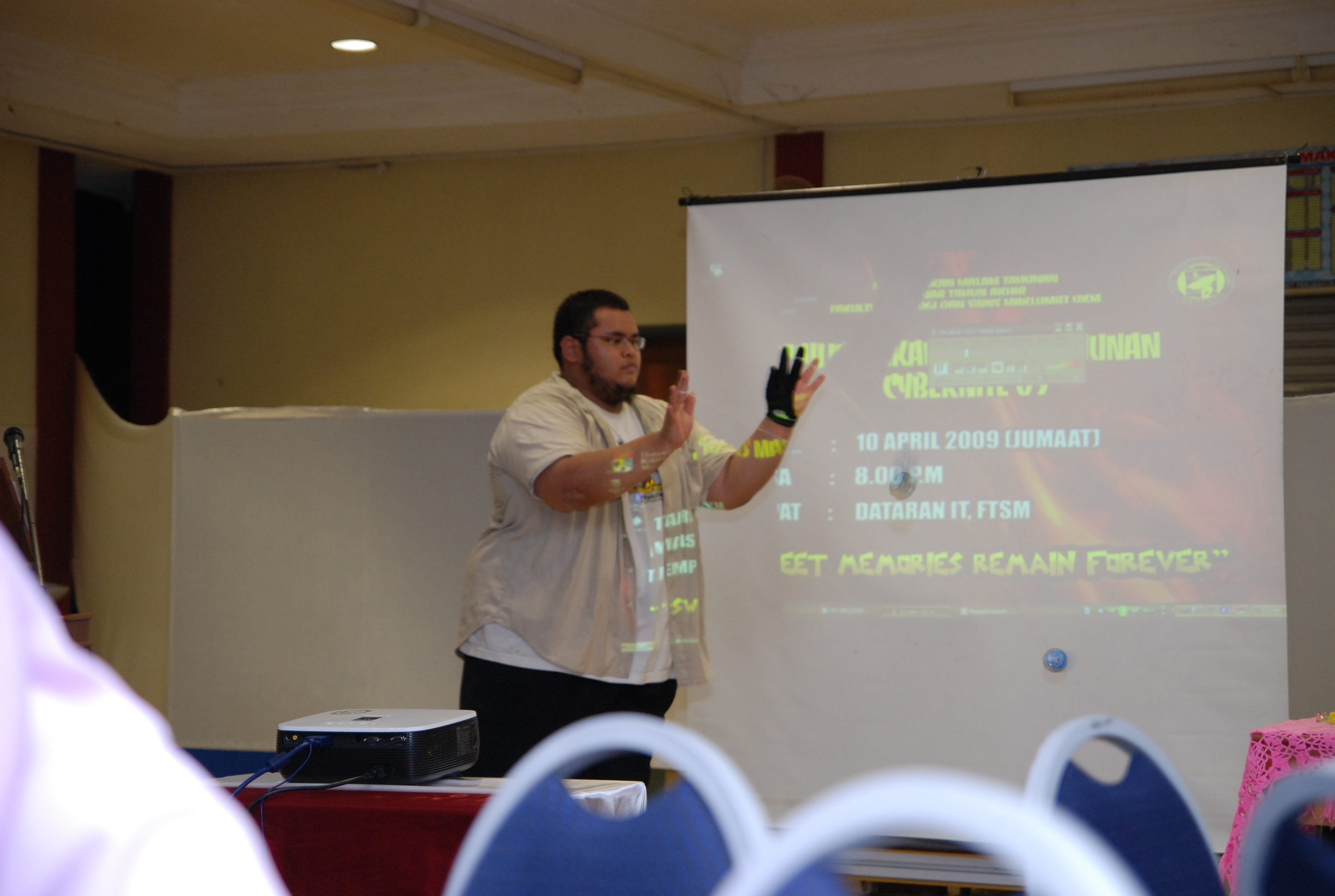 CyberNight09 085
